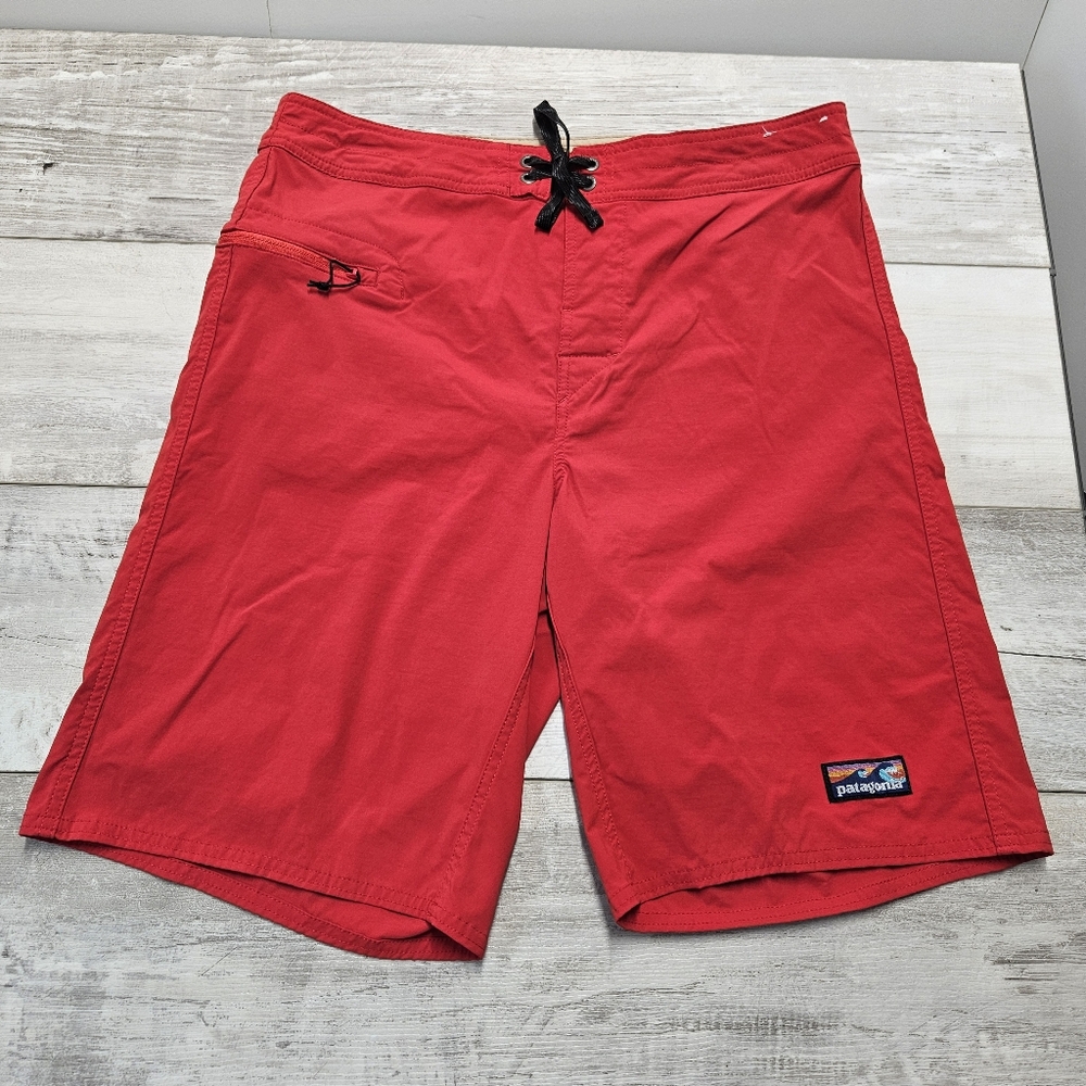 Patagonia Board Shorts Mens 34 Red  Stretch Wavefarer Vacation Wear 9.5" Inseam